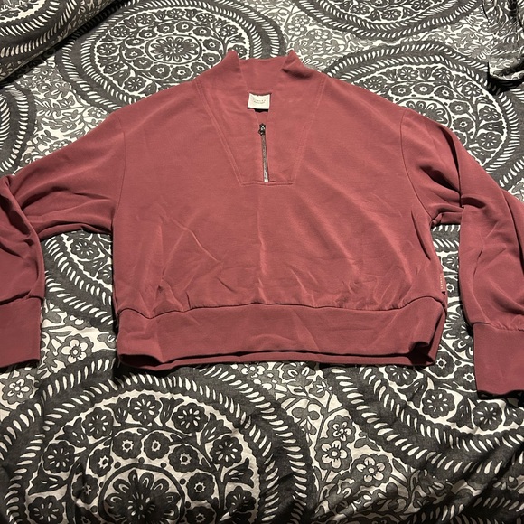 Varley Mauve Sweatshirt - Picture 2 of 4